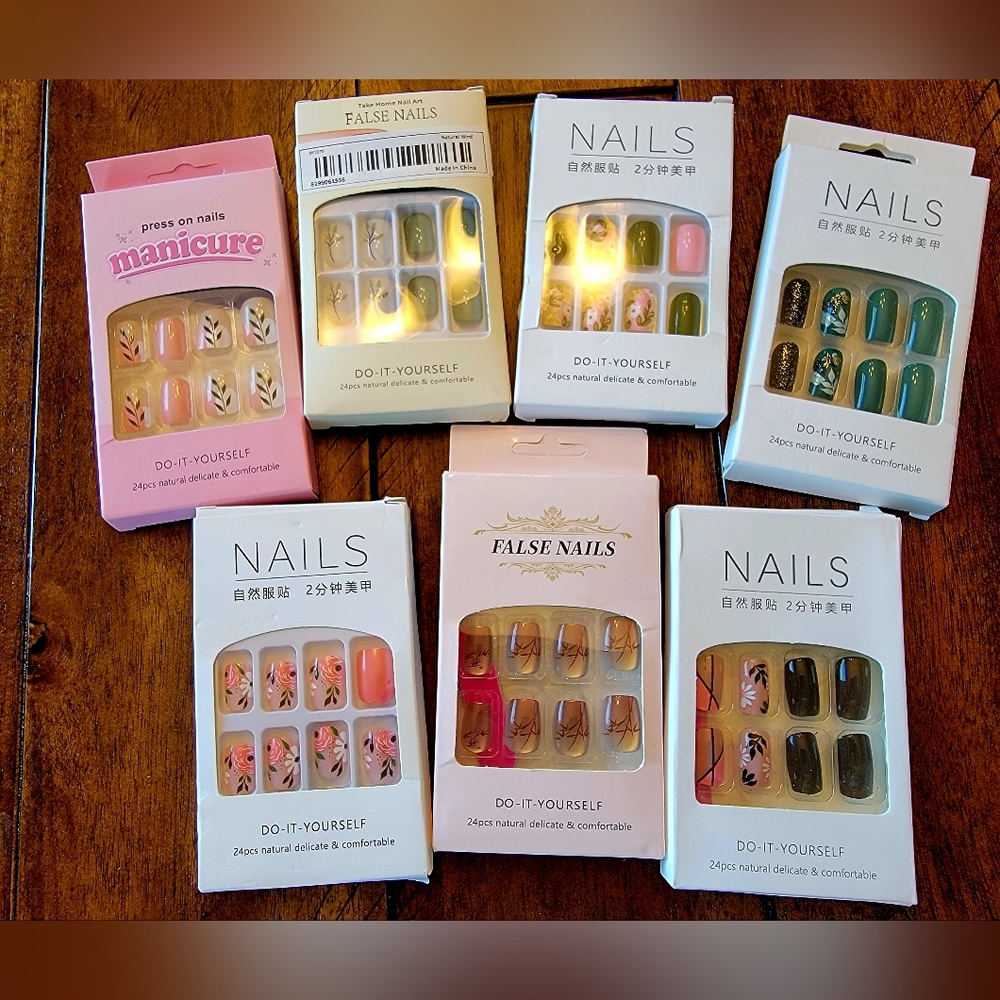 Lot Of 7 Press On Nail Sets Floral Themed